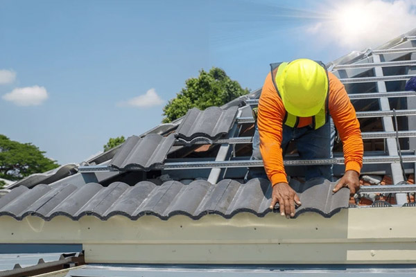 Intervention d'urgence sur une toiture à Le Soler